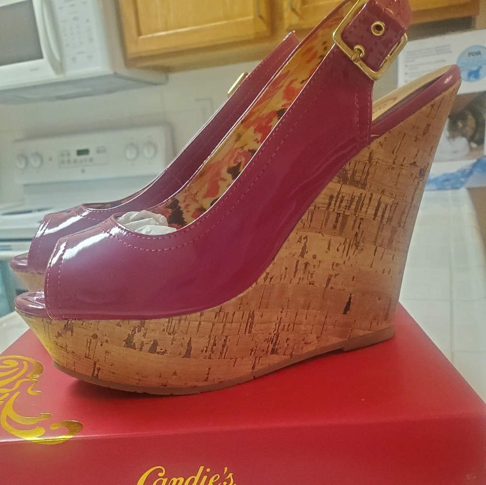 Candie's fuchsia pink heels